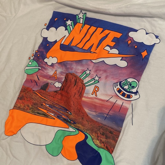 Nike Air Graphic Tee - Picture 3 of 4